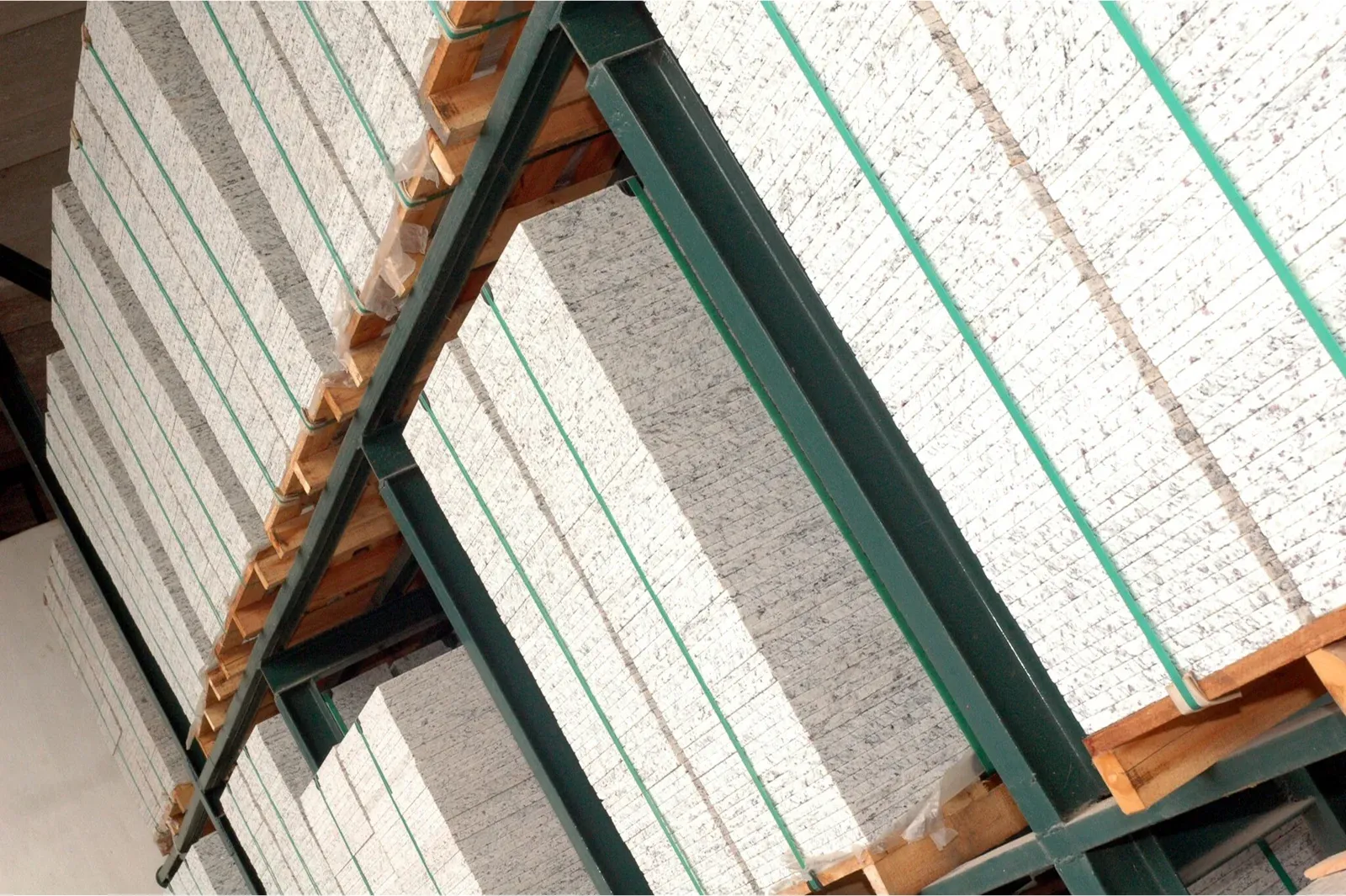 Revestimentos prontos para aplicação - Produtos rochas naturais Gramobras